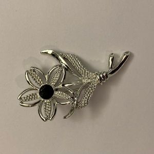 Vintage Sarah Coventry Black Beauty Flower Brooch